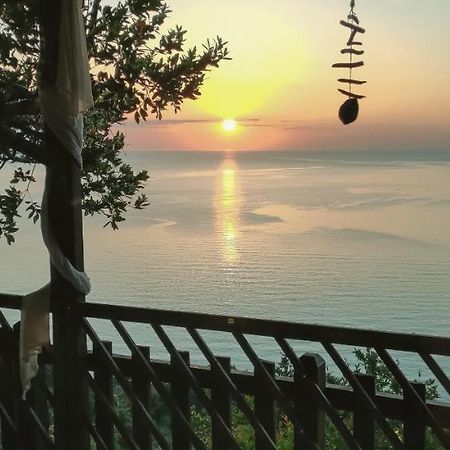 הוילה Agioi Saranta Balcony On The Rocks מראה חיצוני תמונה